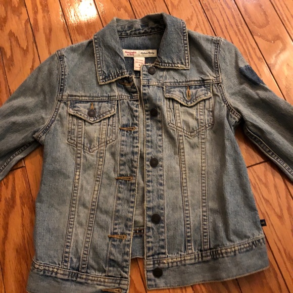 Abercrombie & Fitch vintage cropped jean jacket. - Picture 3 of 7